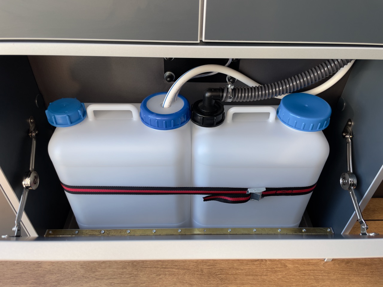 Vanexxt autoelamu kastikale