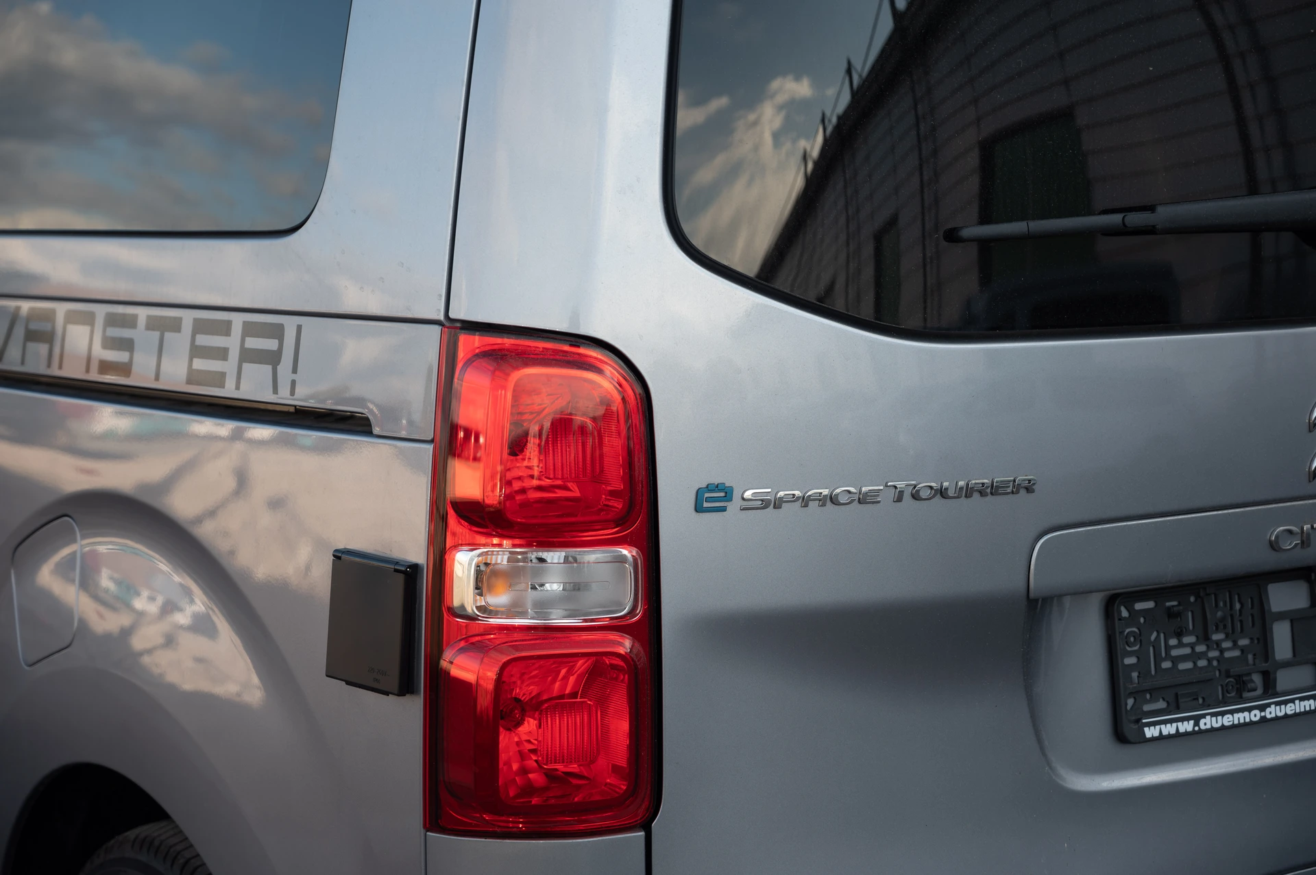 PÖSSL Vanster ë-Spacetourer